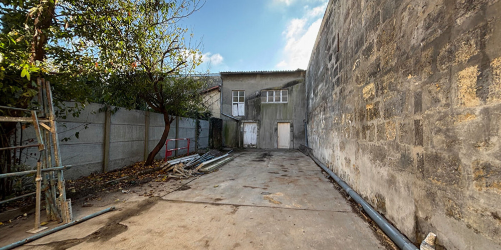 local industriel à BORDEAUX (33000)